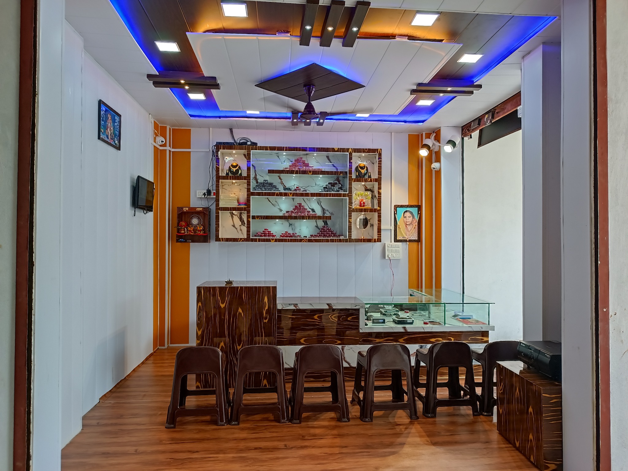 Shri Radhe Jewellers